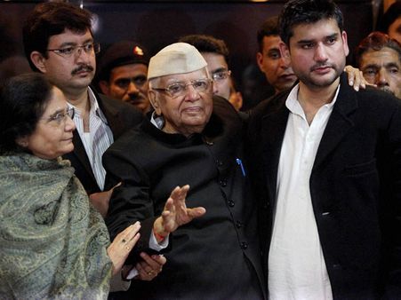 Just married! ND Tiwari ties the knot at 88, pics on Twitter