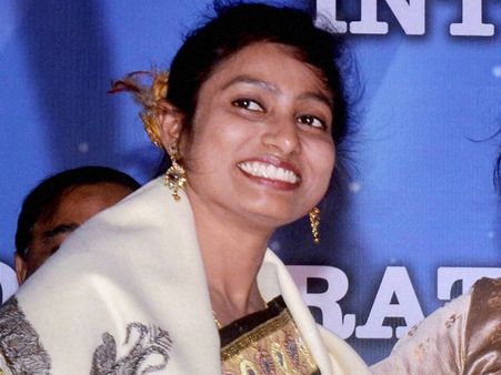 Indian woman Everest climber goes missing in Kanchenjunga