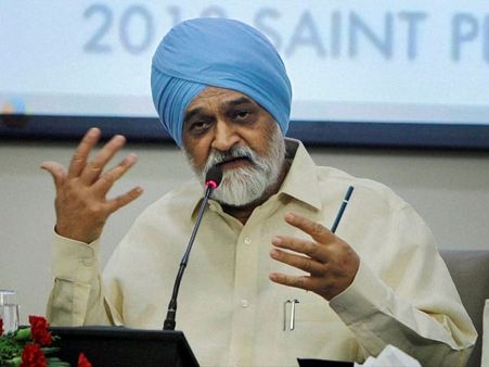 Demonetisation to pull down GDP growth: Montek Singh Ahluwalia