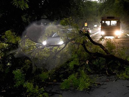 Storm, rains cool Delhi
