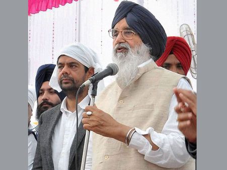 AAP a pack of cards, on verge of disintegration: Parkash Singh Badal
