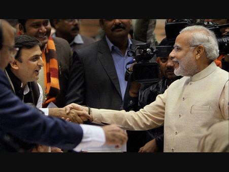 Uttar Pradesh CM Akhilesh Yadav meets Modi