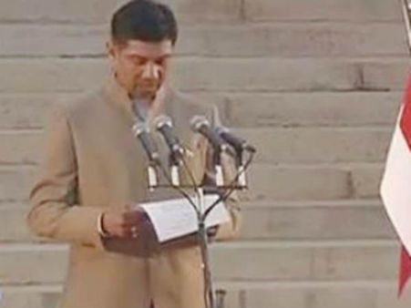 Minister Nihalchand meets Rajnath Singh