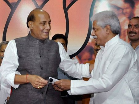 Pankaj Singh meets detained BJP workers in Moradabad Jail