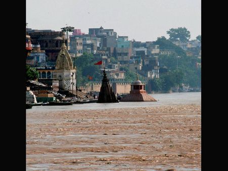 Flash floods wash away hutments in Jammu village