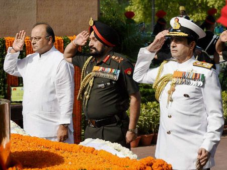 PM Modi hosts farewell dinner for outgoing army chief