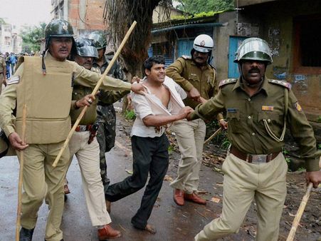 Police action in Belgaum triggers protests in Lok Sabha