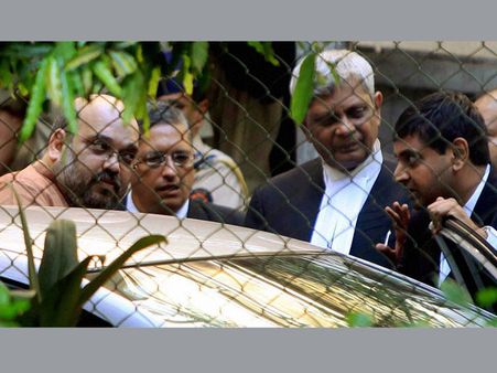 Sohrabuddin case: Brother seeks narco test on Shah, others