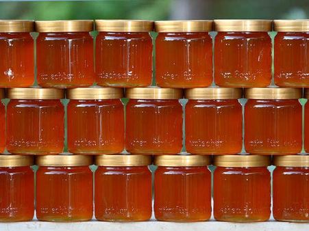 Kyrgyzstan's honey fair draws international visitors