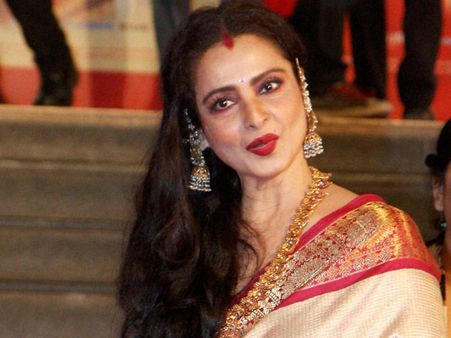 Following criticism, Rekha makes appearance in Rajya Sabha