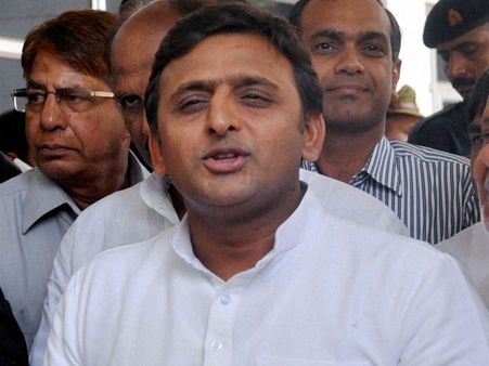 Akhilesh Yadav takes jibe at BJP on 'love-jihad', cites Hema's movie