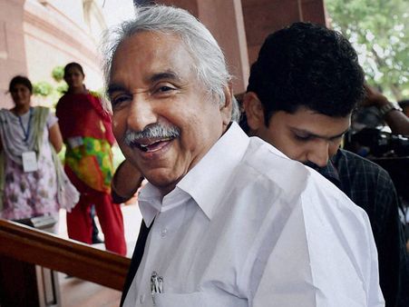 Chandy briefs AK Antony on decision to shut bars