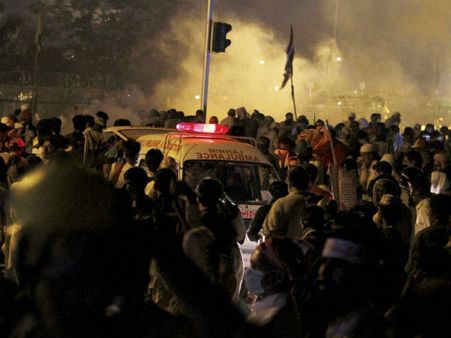 Pakistan Violence: Why are Imran Khan, Qadri protesting against Nawaz Sharif? Explained