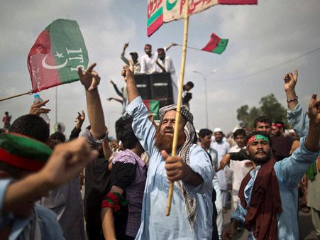 Police blocks road leading to Nawaz Sharif's Lahore residence