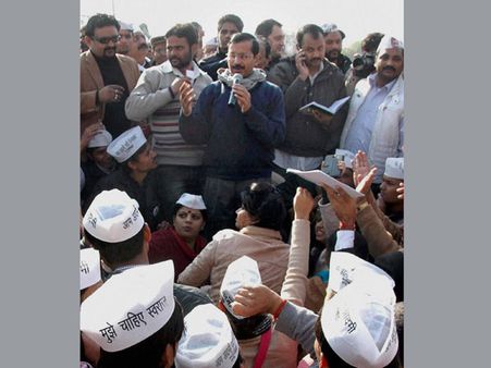 AAP slams Modi government for failures