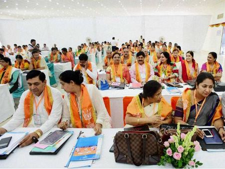 BJP showing 'naked, power-hungry face': Cong on poaching row