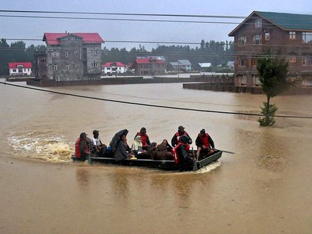 Srinagar now resembles an expanded Dal Lake