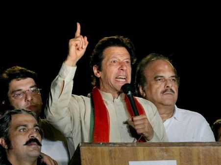 PTI leader Imran Khan to celebrate one month of anti-govt protests