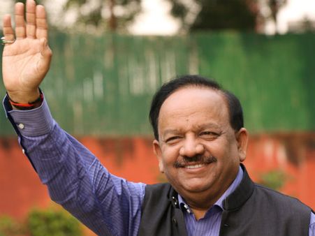 Harsh Vardhan in J-K to oversee medical relief efforts
