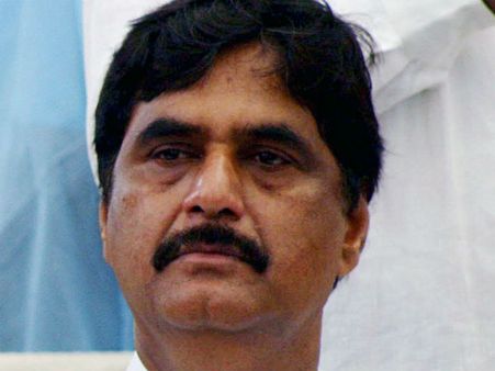 Maha polls: Sans Munde-Deshmukh, parties in tattered condition