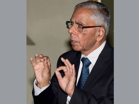 India faces several dangers, but not in Kashmir: Ex-NSA Narayanan