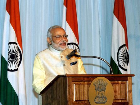 Cong takes pot shots at Modi over 'Mohanlal' Gandhi slip