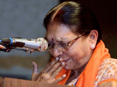 Gujarat CM launches 'Swachh Bharat' campaign from Gandhi's birth place