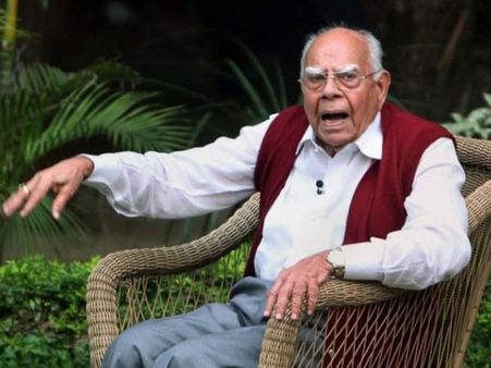 Supporter turns big critique!Jethmalani accuses Modi govt of protecting culprits in black money case