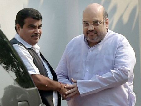 BJP CM story takes a new twist: Gadkari to get top post in Maharashtra?