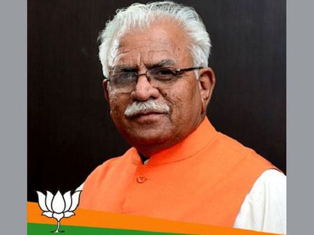 Badal, Abhay Chautala attend Manohar Lal Khattar's oath; Hooda 'not invited'