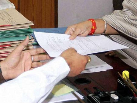 Records can't be weeded out if RTI application is pending: CIC