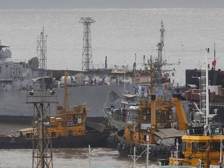 Naval auxiliary ship sinks off Vizag; 1 sailor killed