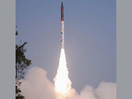 Prez congratulates DRDO on successful test-firing of Agni-II