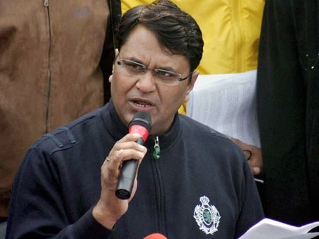 OneIndia Exclusive: Arvind Kejriwal is a “dramatist”, everything he does is pre-planned: Vinod Binny