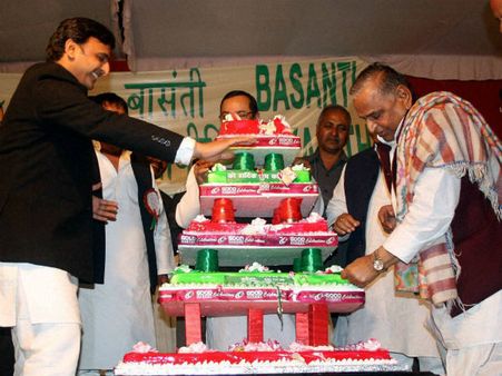 Mulayam's birthday celebrations 'marred' as stampede kills 1 woman in Badaun