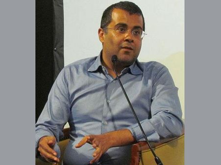 Controversy catches up with Chetan Bhagat, this time the writer is accused of plagiarism