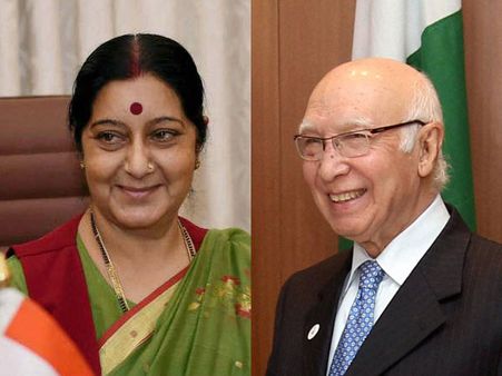 Sushma Swaraj, Sartaz Aziz meet briefly on SAARC sidelines