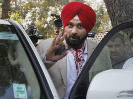 Navjot Sidhu at the centre of Akali Dal-BJP shadow boxing
