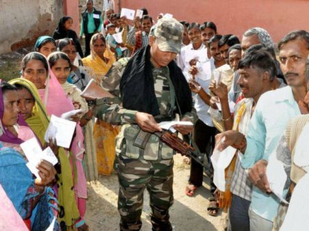 Jharkhand polls: Voters defy Maoists, cast ballots