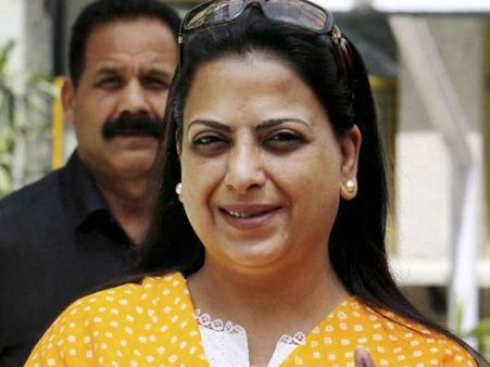 Delhi polls: BJP may field Pratibha Advani against President's daughter