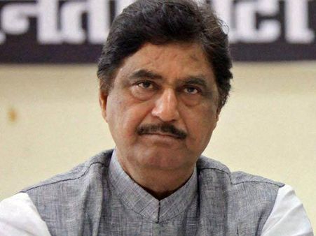 Gopinath Munde's death: CBI files charge sheet against taxi driver