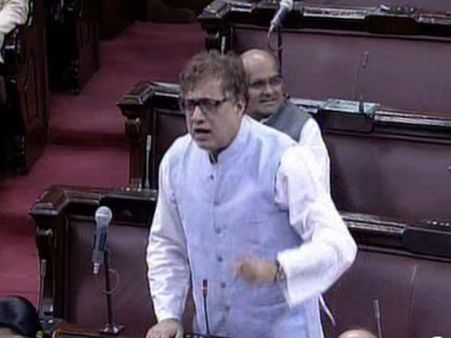 Saradha Scam: BJP President writing scripts for CBI, says Derek O'Brien