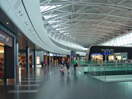 Zurich airport partially closes down following 