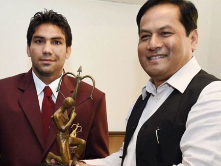 Denying Arjuna to boxer Manoj Kumar initially was mistake: Govt