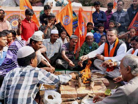 Conversions due to poverty and illiteracy, says Puri Shankaracharya