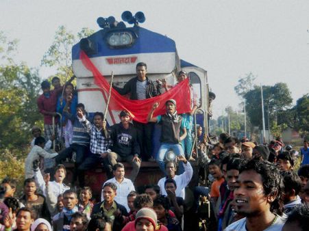 WB: Adivasis protest against Assam attack, block roads in Malda; hundreds of vehicles stranded