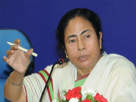 WB: CM Mamata assures businessmen to resolve problems fast