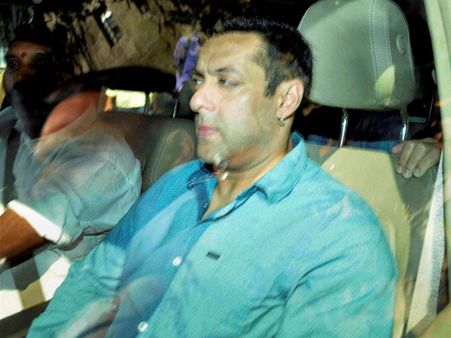 Tamils protest against Salman Khan outside his residence for campaigning for Rajapaksa