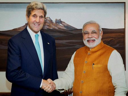Modi, Kerry pay tribute to Paris terror victims