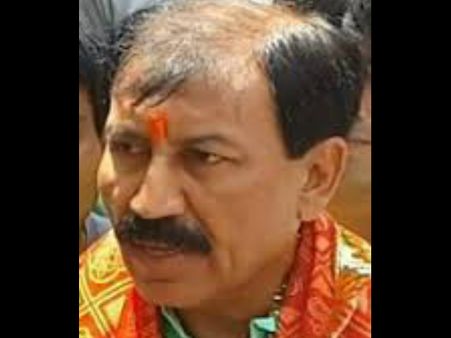 West Bengal: Case lodged against TMC MP for slapping traffic constable